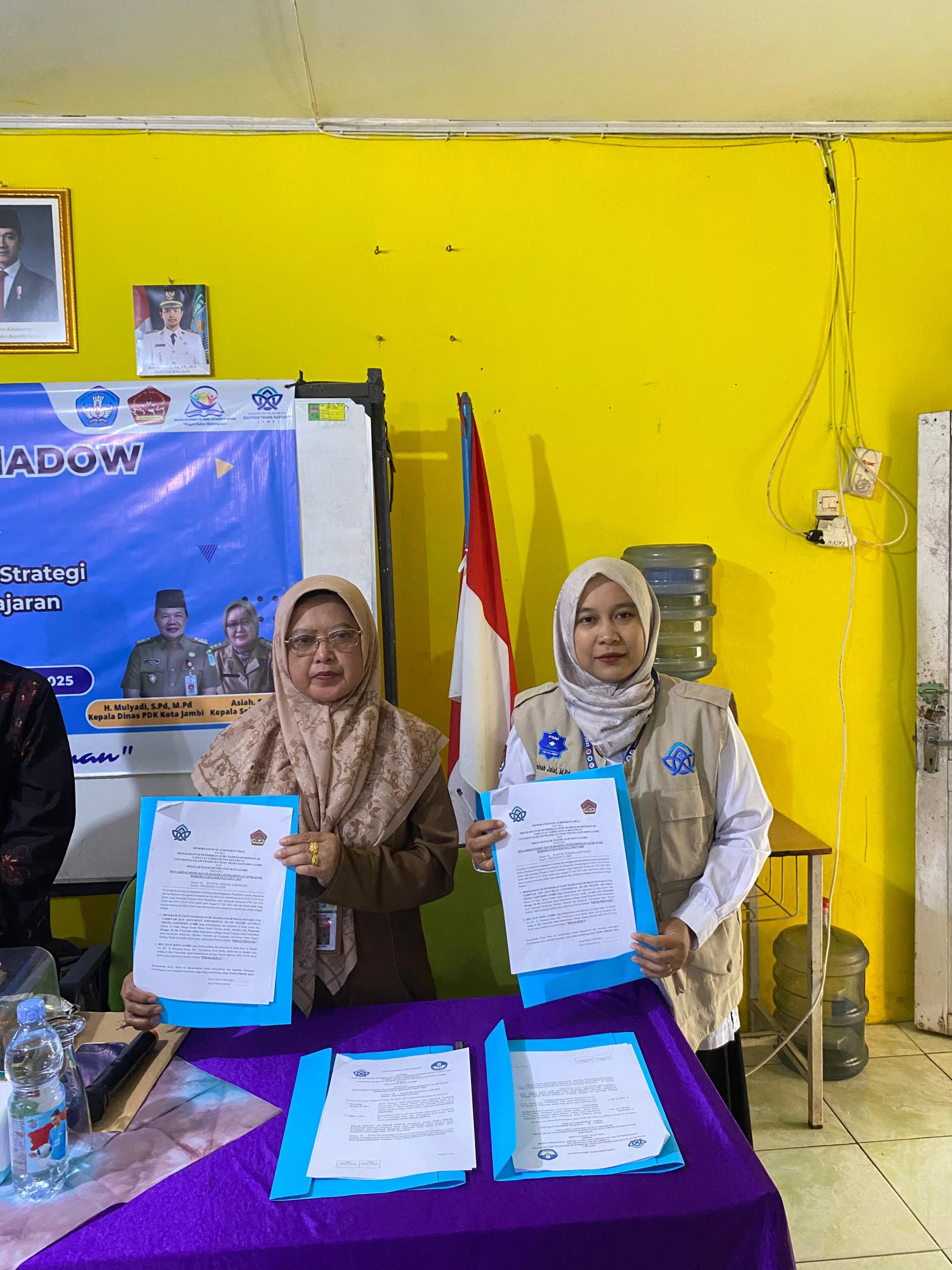 Penandatanganan MoA antara Program Studi PGMI dan SD Negeri 131/IV Kota Jambi Kolaborasi Pendidikan Ramah Anak dan Inklusif dalam Penguatan Praktik Lapangan dan Tridharma Perguruan Tinggi