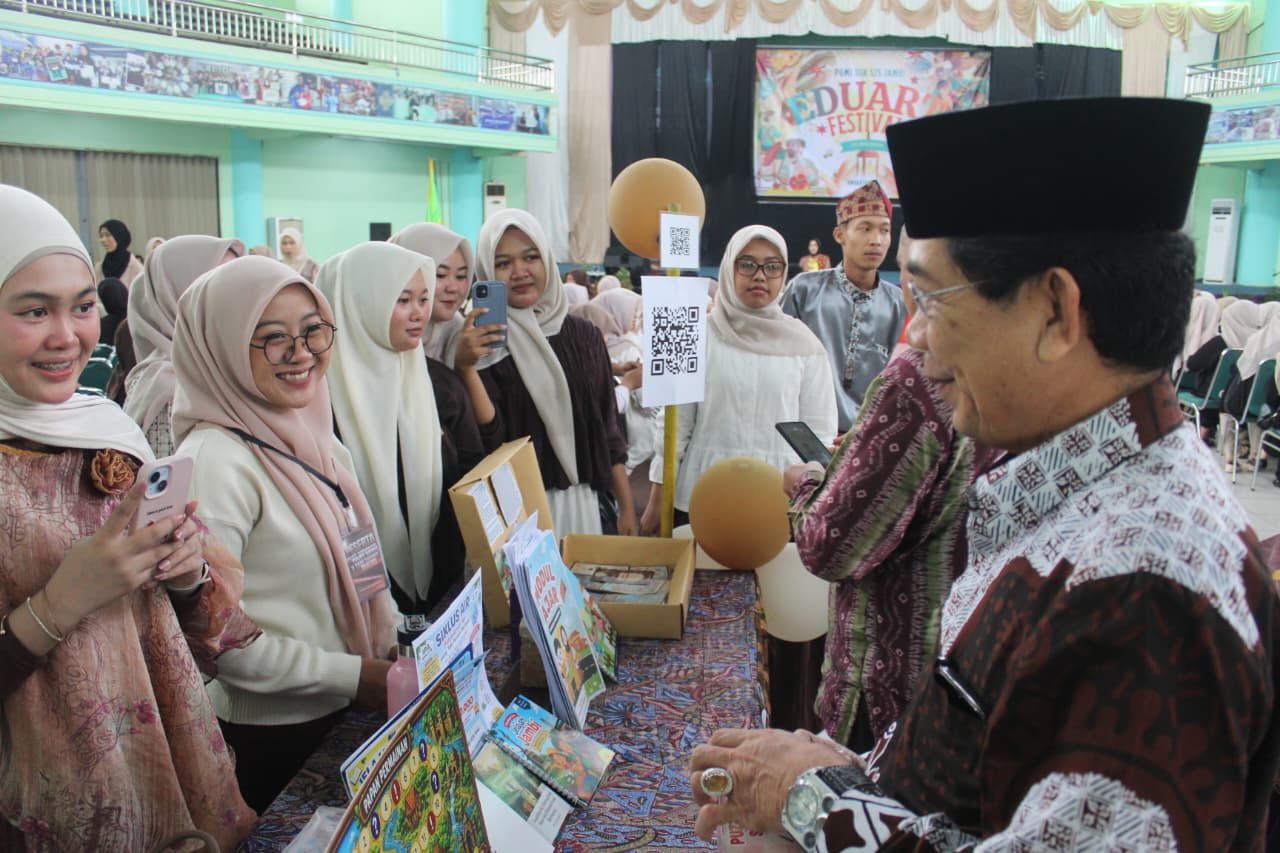 Praktik Edupreneurship PGMI Cetak Mahasiswa Kreatif dan Berjiwa Wirausaha